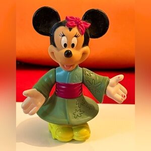 1994 Vintage EPCOT Minnie Mouse Figurine – Kimono Outfit Disney Collectible